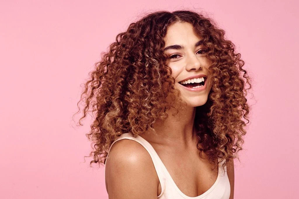Curly Hair Routine to Control Summer Frizz