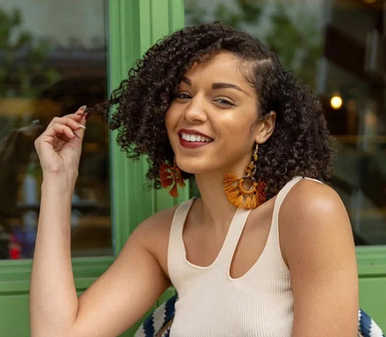 Is a Hydrating Mist Good for Curly and Wavy Hair in Summer?